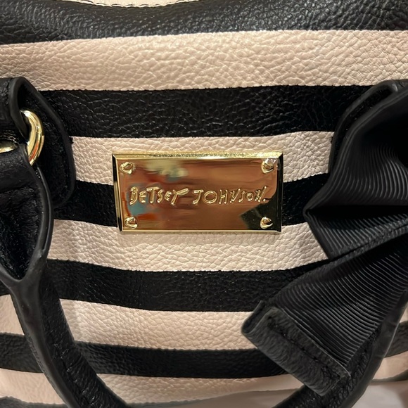 Betsey Johnson Tophandle Striped Black and Tan  Minibag Crossbody - Picture 2 of 9